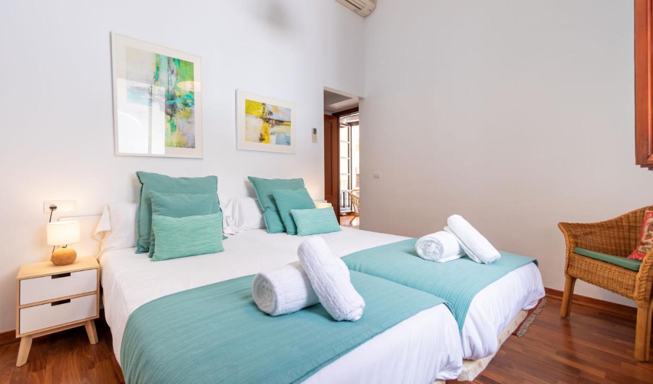 Ferienwohnung Abades Giralda Deluxe By Valcambre Sevilla Exterior foto