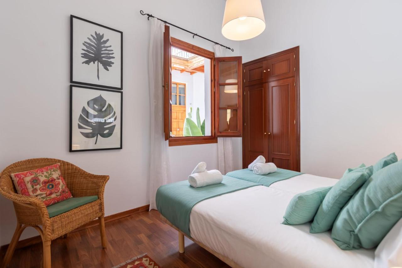 Ferienwohnung Abades Giralda Deluxe By Valcambre Sevilla Exterior foto
