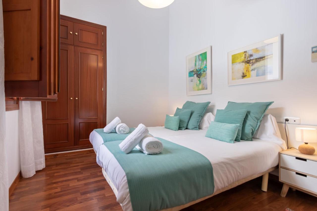 Ferienwohnung Abades Giralda Deluxe By Valcambre Sevilla Exterior foto